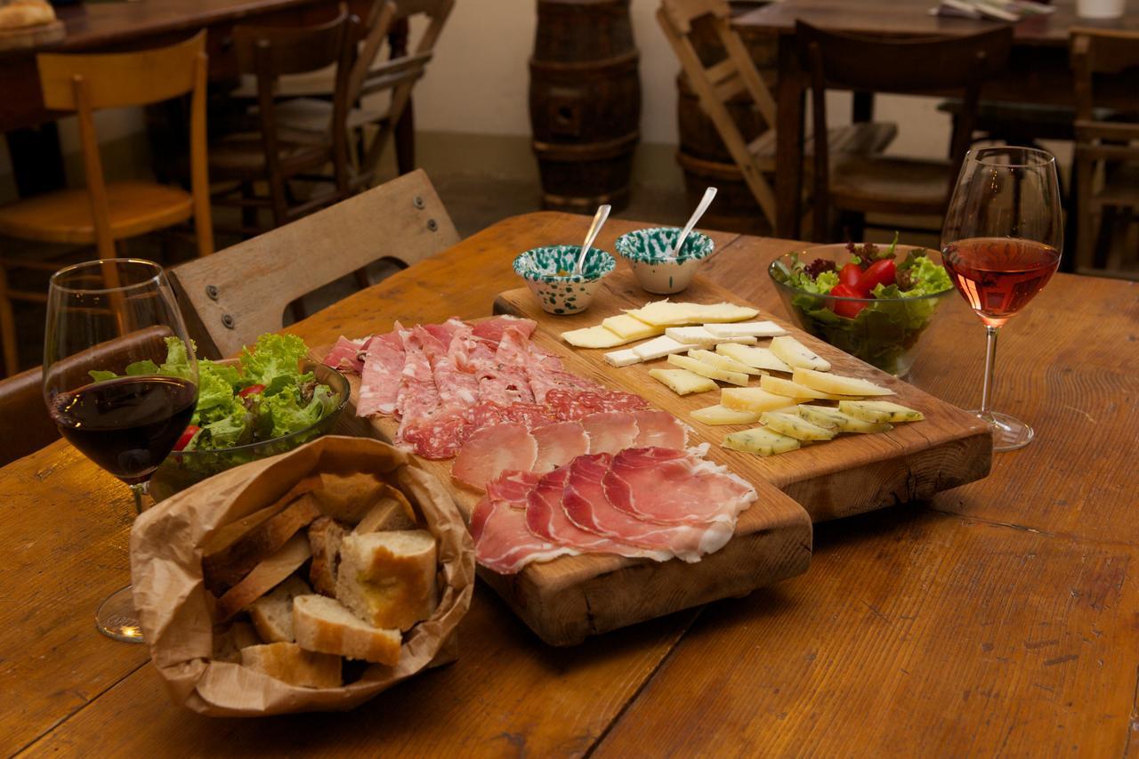 Tenuta Di Capezzana Bed and Breakfast Seano Eksteriør billede