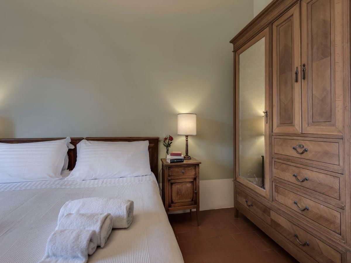 Tenuta Di Capezzana Bed and Breakfast Seano Eksteriør billede